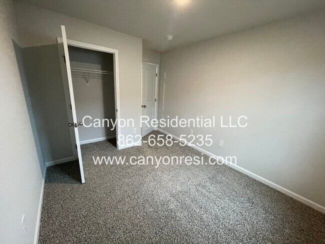 Building Photo - 122 Syd Rd