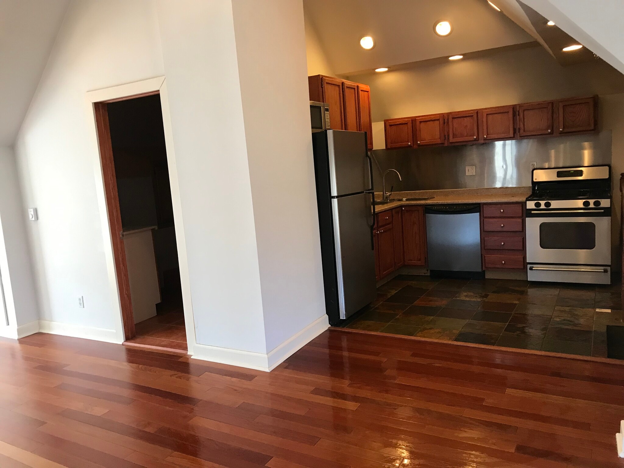 Kitchen - 2200 Girard Ave S