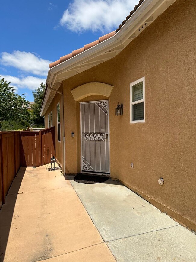 Building Photo - Single Story 3 Bedrooms in Temeku Hills