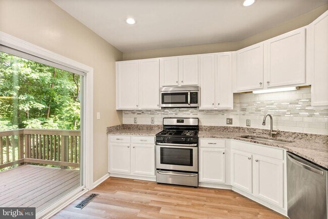 Building Photo - 10032 Moxleys Ford Ln