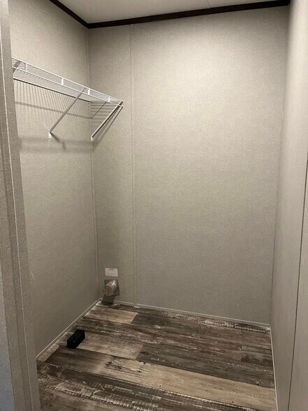 Building Photo - 117 Betty St