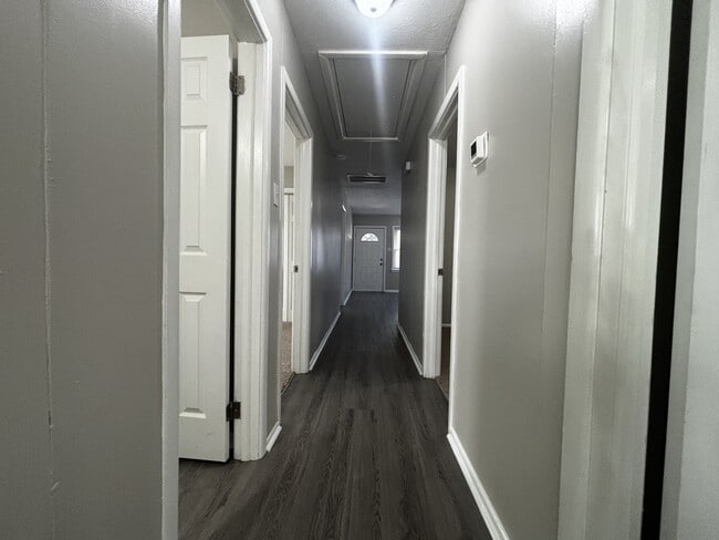 Building Photo - 516 Olivia Ln