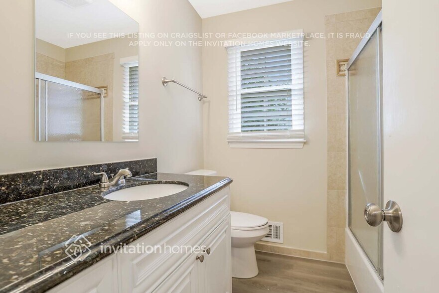 Building Photo - 276 Chambre Ct SW