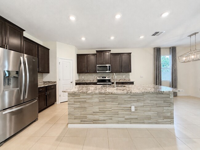 Building Photo - 12544 Shining Willow St