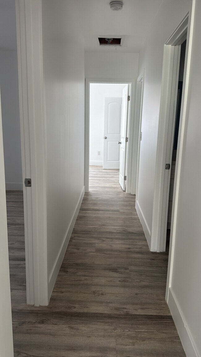 Building Photo - 4606 S Normandie Ave