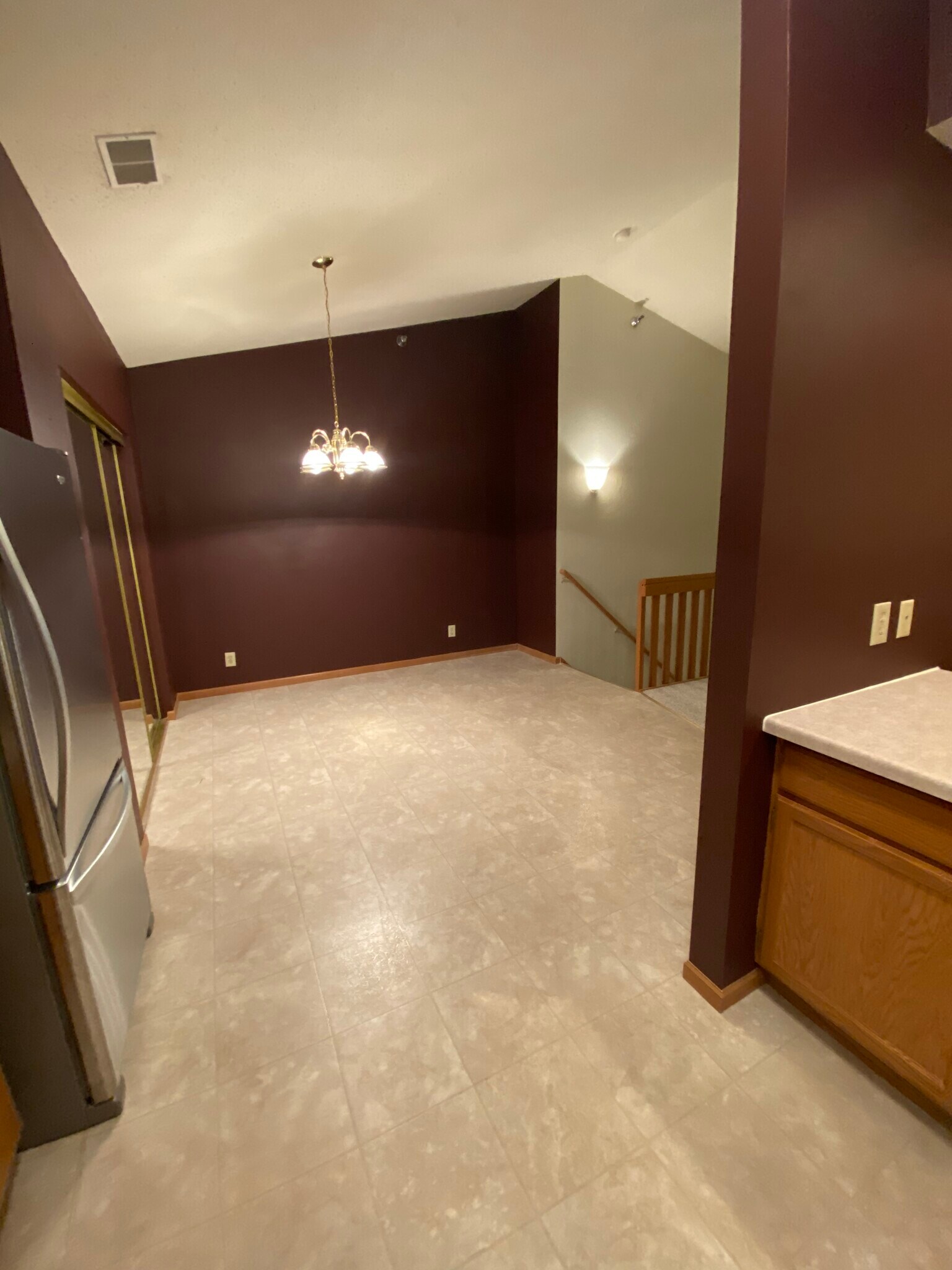 Building Photo - 1917 Deerhaven Ln NE