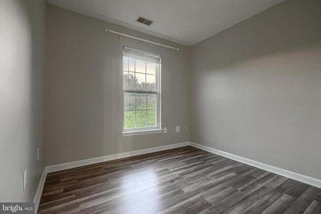 Building Photo - 8820 Papillon Dr