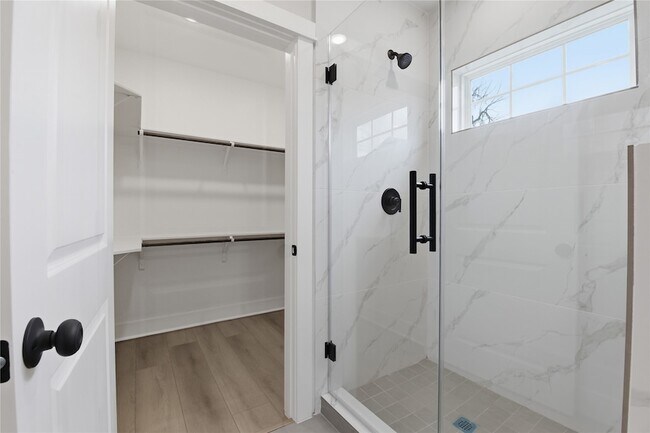 Building Photo - 4610 Providence St