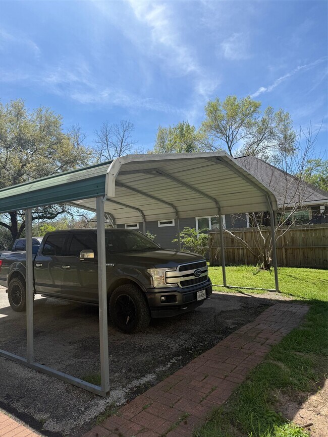 Building Photo - 615 Texas St