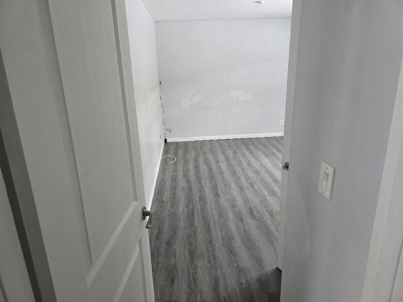 Building Photo - 364 Westwood Ave