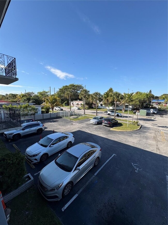 Building Photo - 16215 NE 18th Ct