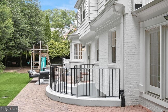 Building Photo - 5193 Watson St NW