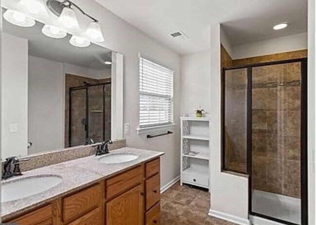 Building Photo - Gorgeous 4BR/2.5BA located in Warrington! Available NOW!