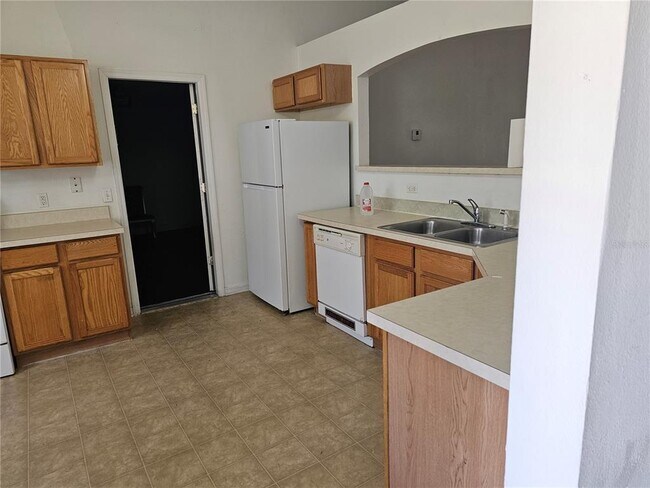 Building Photo - 479 Cardinal Ct