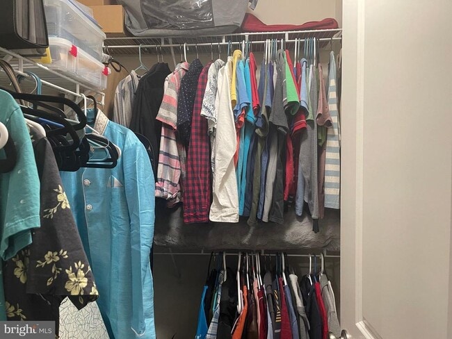 Building Photo - 43010 Paris Gap Square