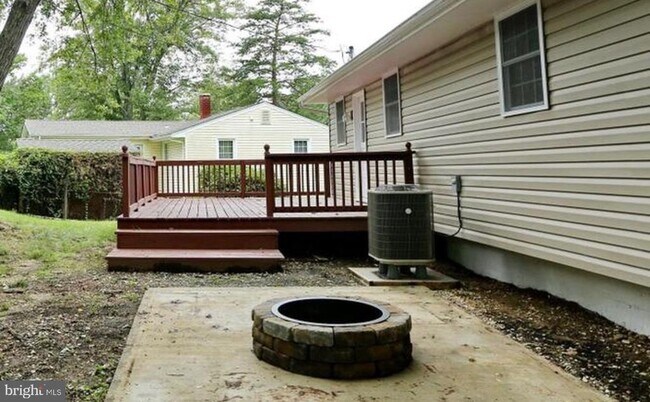 Building Photo - 2609 Dakota St