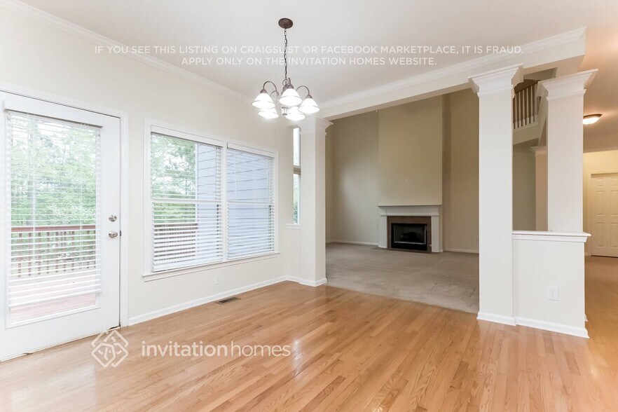 Building Photo - 2285 Summit Oaks Ct