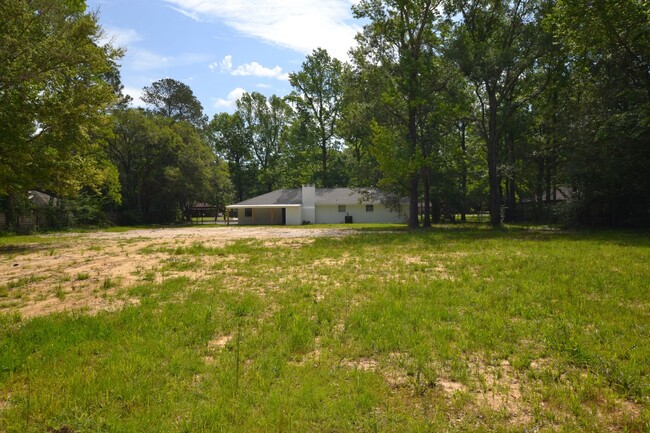 Building Photo - Zachary School District!  Rustic Country L...