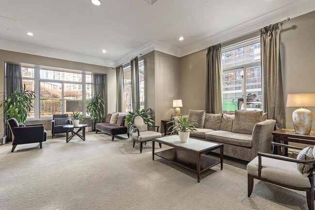 Lobby seating area - 851 N Glebe Rd