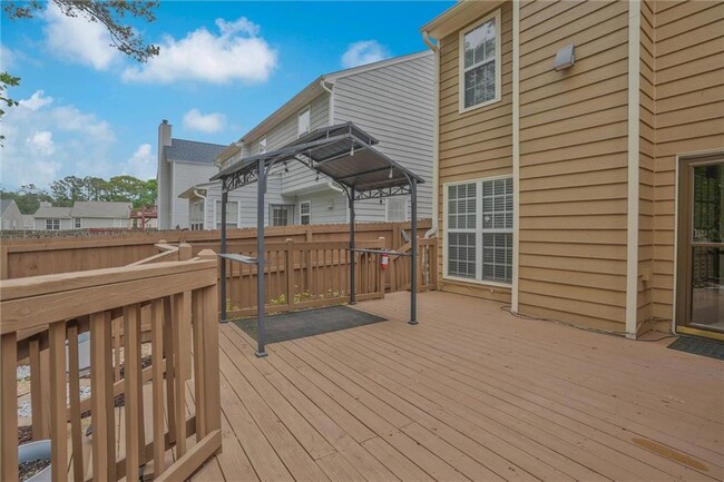 Building Photo - 4910 Lakebrooke Run