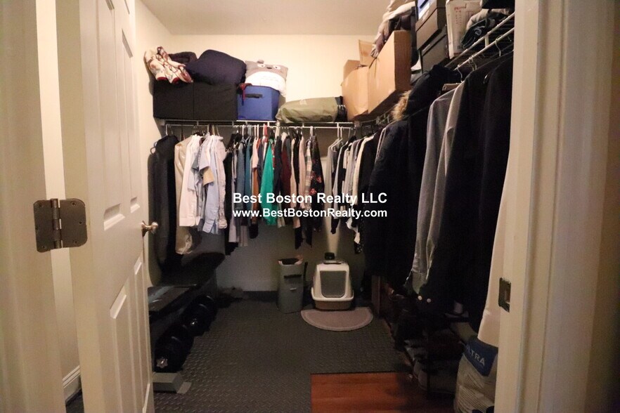 Building Photo - 50 Craigie St