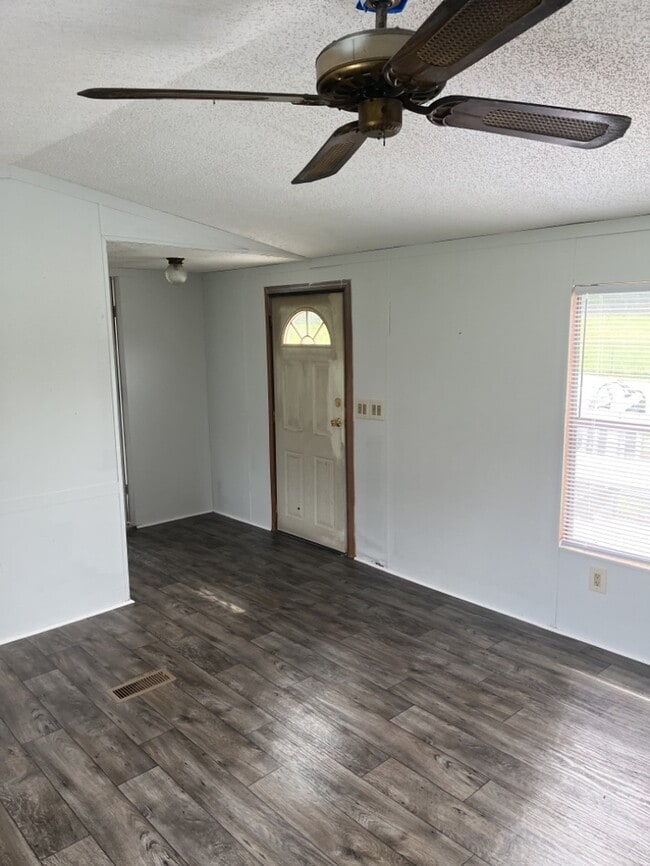 Building Photo - 108 Joe Dyar Rd