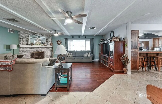 Building Photo - Beautiful Solar-Powered 4 Bedroom Home