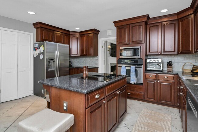 Building Photo - 1 Leconte Ct
