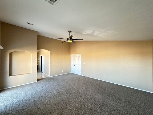 Building Photo - Discovery Hills