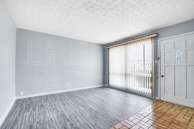 Building Photo - 4508 E Indian Trail