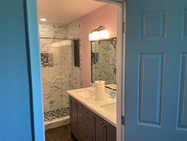 Building Photo - 2709 Terry St