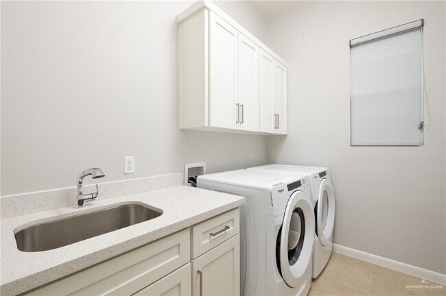 Building Photo - 5009 Sonora Ave W