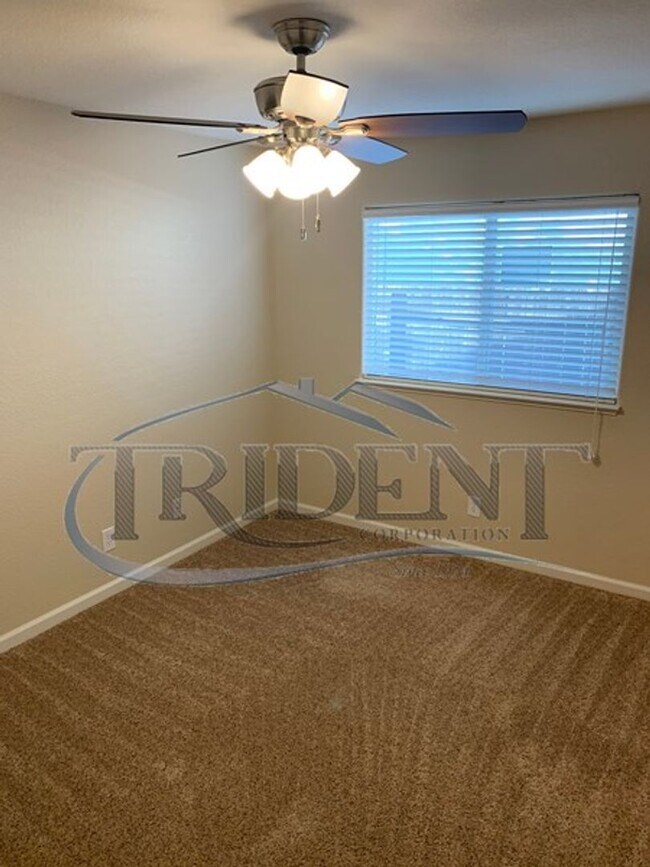 Building Photo - 2180 Gold River Dr