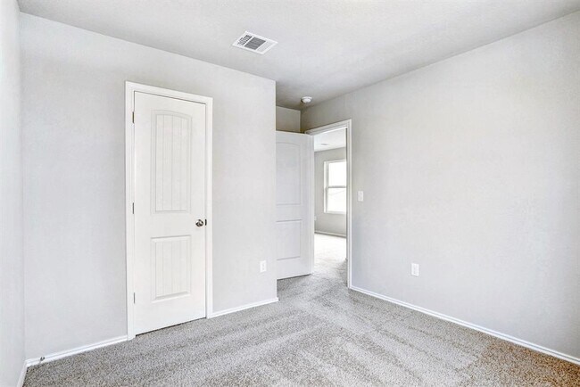 Building Photo - 5905 Brocade Dr