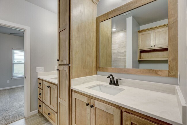 Building Photo - 634 Juniper St