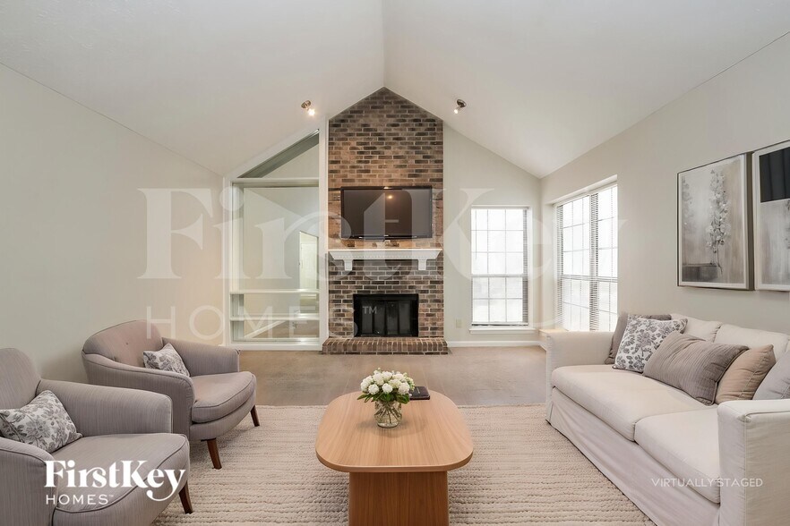 Building Photo - 4496 Braemar Dr