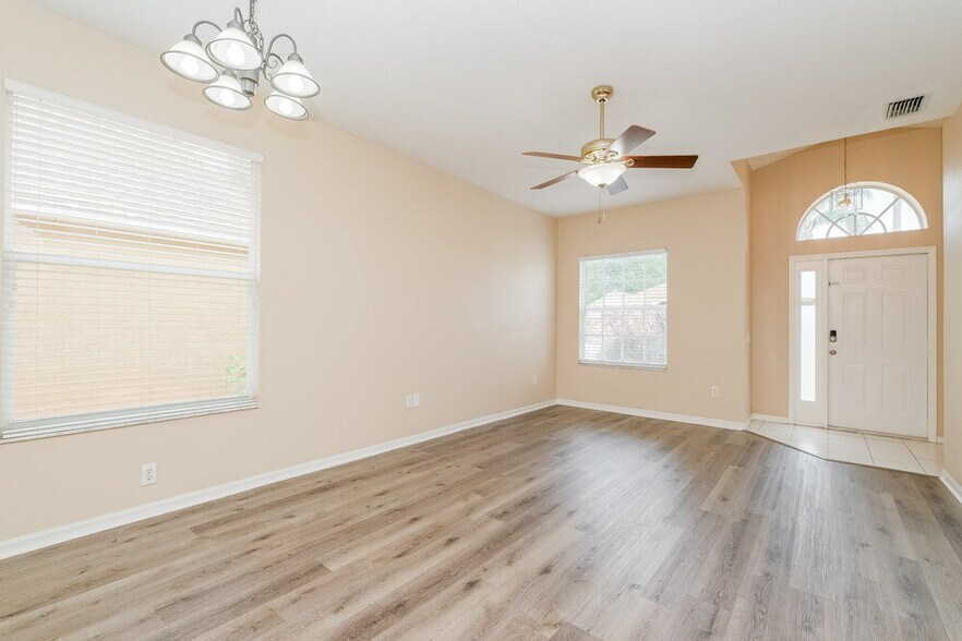 Building Photo - 25402 7 Rivers Cir