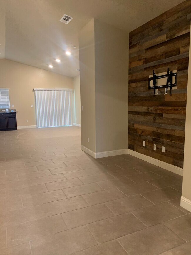 Building Photo - 4 BR 2 BA Coming Soon