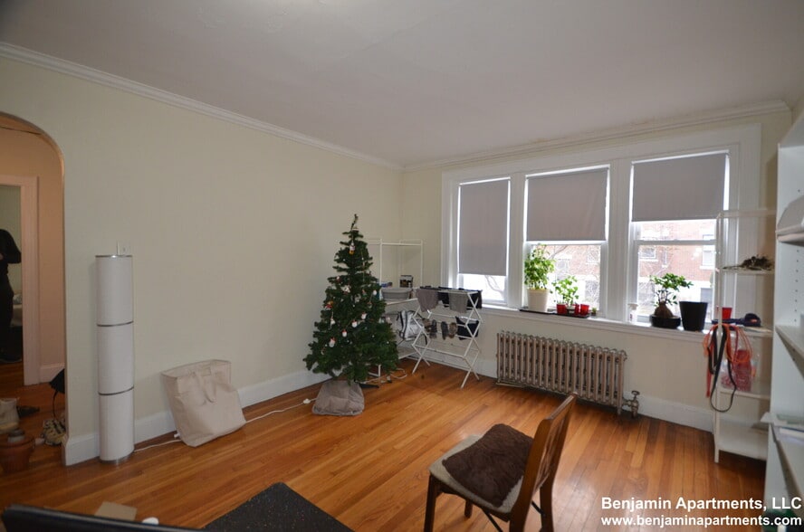 Building Photo - 2039 Commonwealth Ave