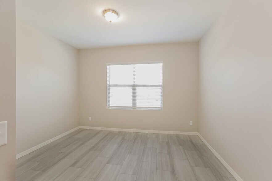 Building Photo - 37317 W Bello Ln