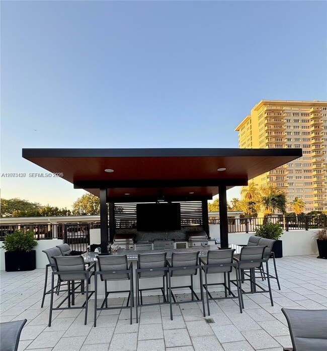 Building Photo - 340 Sunset Dr