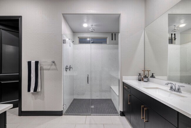 Building Photo - 33 Desert Juniper Ln