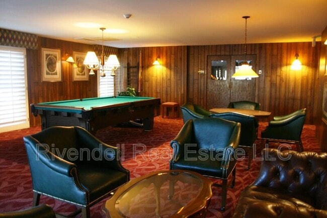 Building Photo - 130 N Pearl St