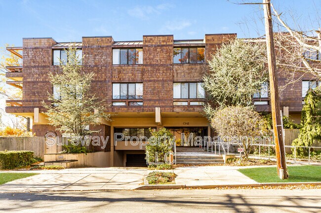 Primary Photo - 1 Markham Rd