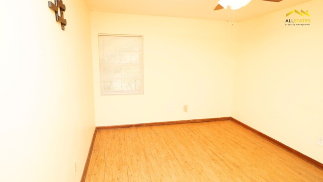 Building Photo - 3826 N Lake Orlando Pkwy