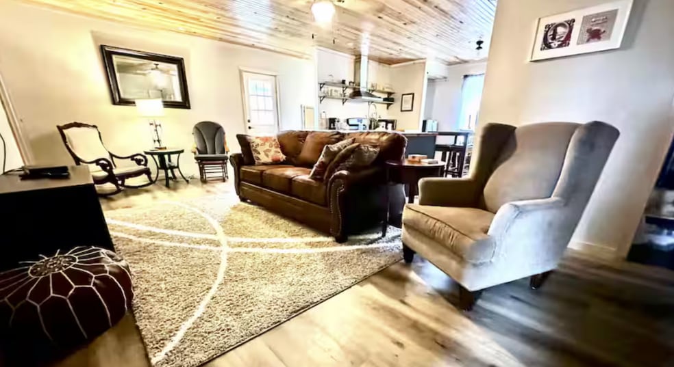 Building Photo - 13530 Scatter Ridge Rd