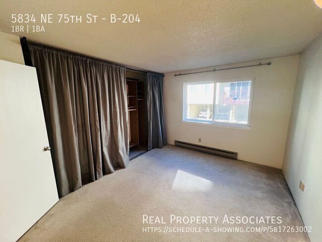 Building Photo - 5834 NE 75th St
