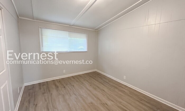 Building Photo - 508 Landers St