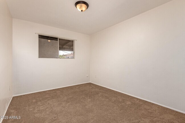 Building Photo - 1407 E El Camino Dr
