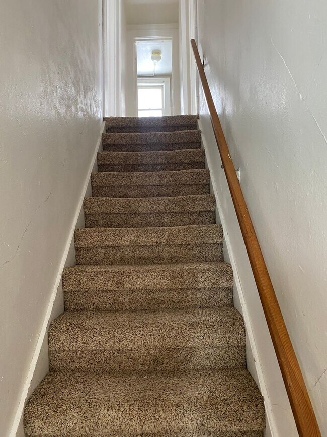 Building Photo - 523 N 12th St